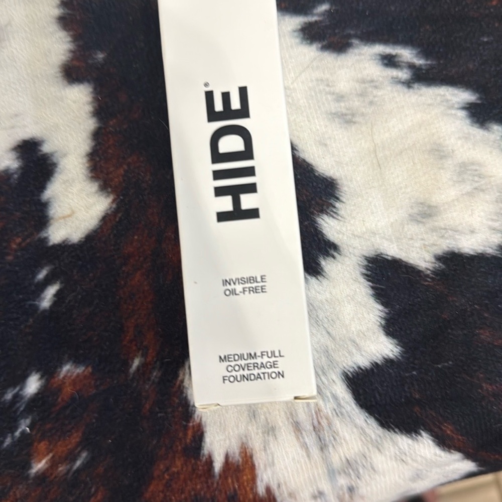 Hide Medium-Full Coverage Foundation - Cream